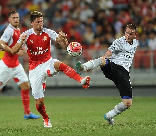 Clash of the Titans: Olivier Giroud vs. James McCarthy in Arsenal's Battle with Everton (Asia Trophy 2015-16)