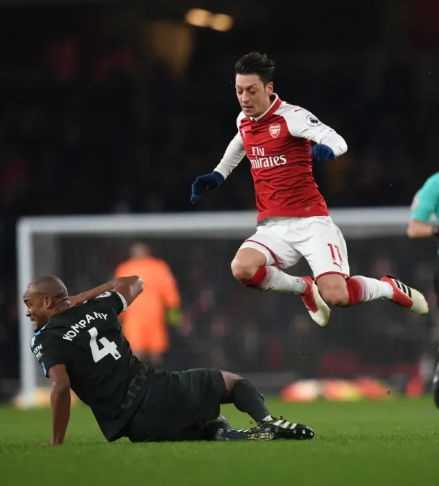 Framed Print : Clash of Titans: Ozil vs. Kompany - Arsenal vs. Manchester City, Premier League Framed Print : Clash of Titans: Ozil vs. Kompany - Arsenal vs. Manchester City, Premier League