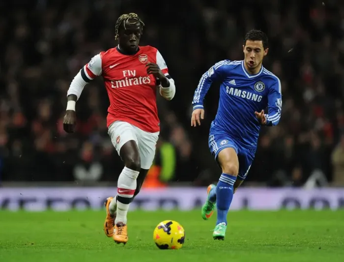 Framed Print : Clash of Titans: Sagna vs. Hazard - Arsenal vs. Chelsea, Premier League 2013-14 Framed Print : Clash of Titans: Sagna vs. Hazard - Arsenal vs. Chelsea, Premier League 2013-14