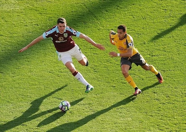Clash of Titans: Sanchez vs Keane - A Premier League Battle