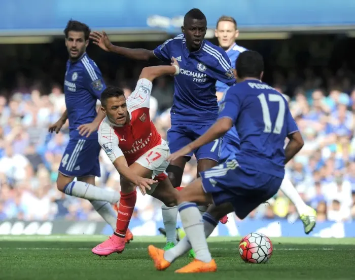 Framed Print : Clash of Titans: Sanchez vs. Ramires & Pedro - Chelsea vs. Arsenal, Premier League 2015-16: A Battle of Stars Framed Print : Clash of Titans: Sanchez vs. Ramires & Pedro - Chelsea vs. Arsenal, Premier League 2015-16: A Battle of Stars