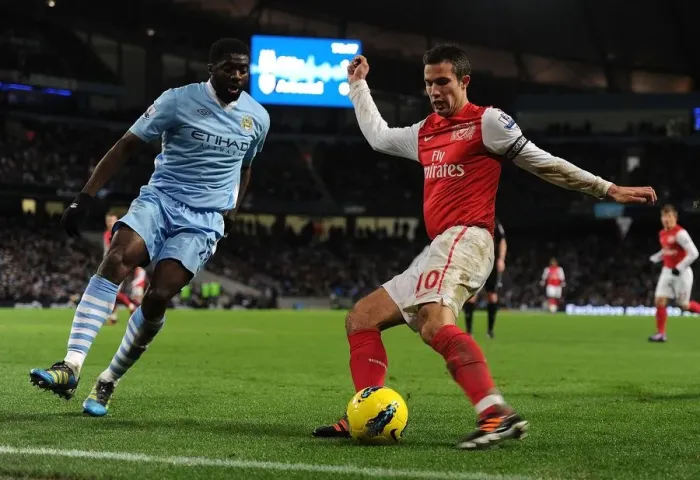 Framed Print : Clash of Titans: Van Persie vs. Toure - Manchester City vs. Arsenal, 2011-12 Premier League