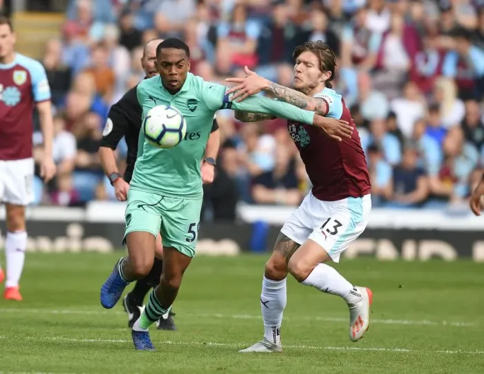 Framed Print : Clash at Turf Moor: Joe Willock vs. Jeff Hendrick - Burnley vs. Arsenal, Premier League 2018-19