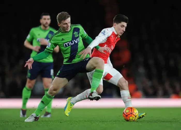 Framed Print : Clash of the Wing-backs: Hector Bellerin vs. Matt Targett, Arsenal vs. Southampton, Premier League 2015-16 Framed Print : Clash of the Wing-backs: Hector Bellerin vs. Matt Targett, Arsenal vs. Southampton, Premier League 2015-16