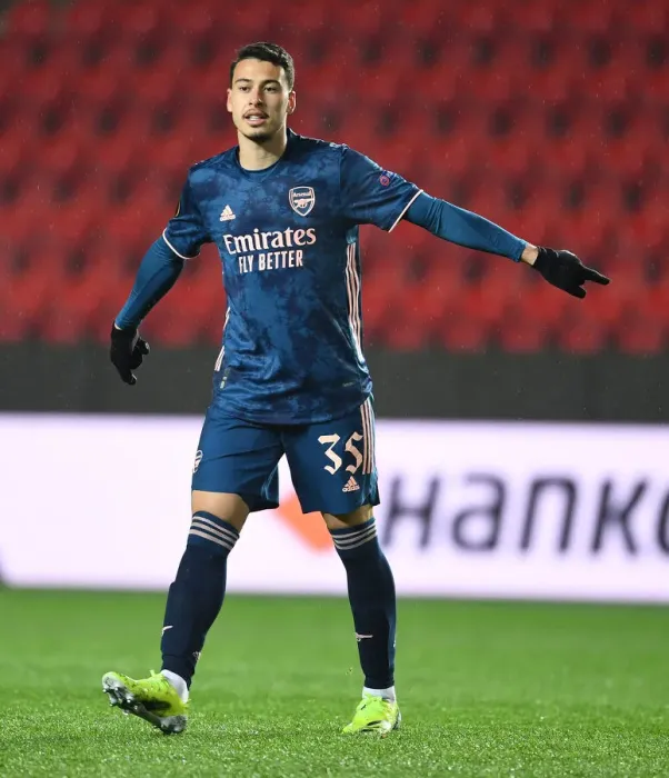 Framed Print : Behind Closed Doors: Gabriel Martinelli in UEFA Europa League Quarterfinal for Arsenal at Slavia Praha, Prague