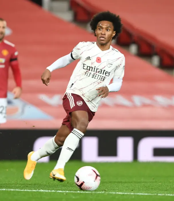 Framed Print : Behind Closed Doors: Willian at Empty Old Trafford - Manchester United vs Arsenal (2020-21)
