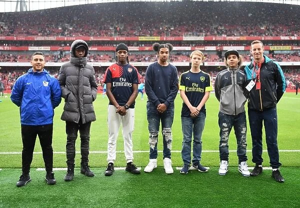 Community presentation. Arsenal 5:2 SL Benfica. Emirates Cup Day One. Emirates Stadium