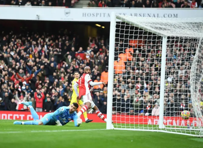 Framed Print : Controversial Offside: Lacazette's Disallowed Goal vs Brentford, Arsenal 2021-22