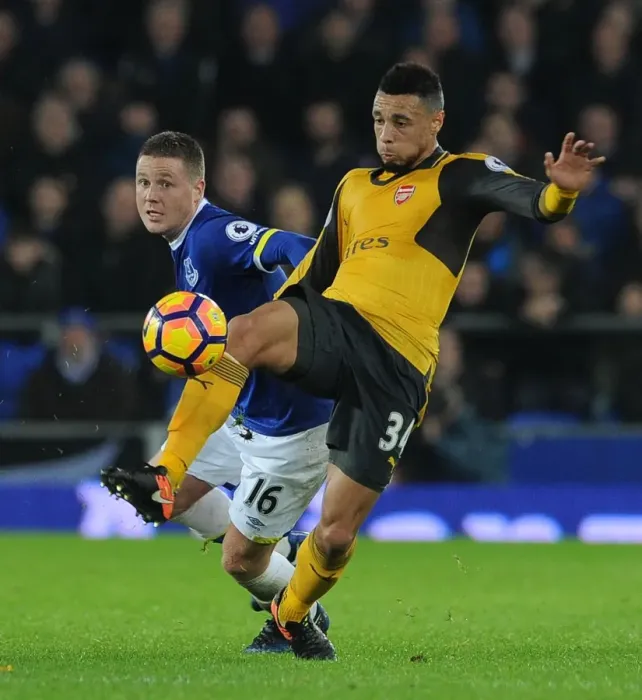 Framed Print : Coquelin vs McCarthy: A Premier League Battle at Goodison Park (2016-17)