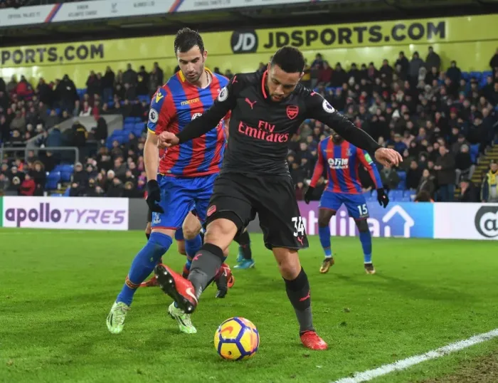 Framed Print : Coquelin vs Milivojevic: Battle in the Midfield - Crystal Palace vs Arsenal, Premier League 2017-18 Framed Print : Coquelin vs Milivojevic: Battle in the Midfield - Crystal Palace vs Arsenal, Premier League 2017-18