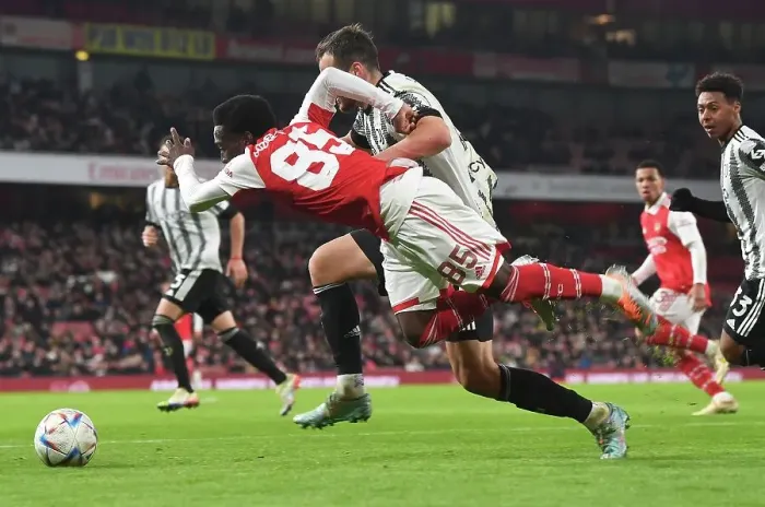 Framed Print : Cozier-Duberry Fouls Gatti: Arsenal vs Juventus at Emirates Stadium Framed Print : Cozier-Duberry Fouls Gatti: Arsenal vs Juventus at Emirates Stadium