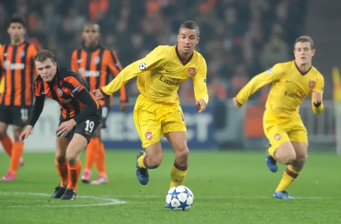 Framed Print : Craig Eastmond and Jack Wilshere (Arsenal) Olexiy Gai (Shakhtar). Shakhtar Donetsk 2