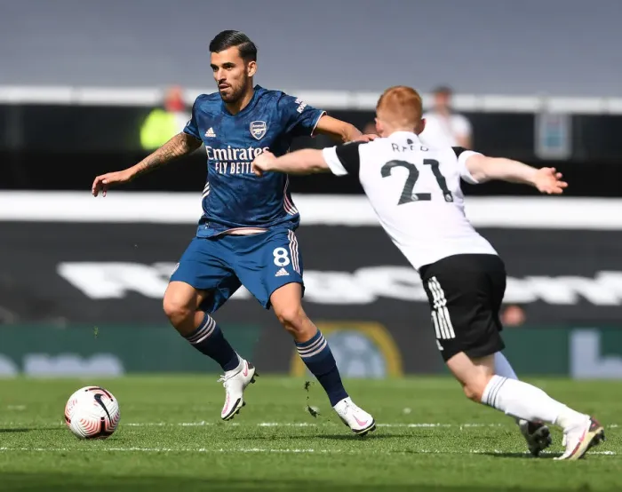Framed Print : Dani Ceballos vs Harrison Reed: Clash at Craven Cottage - Fulham vs Arsenal, Premier League 2020-21