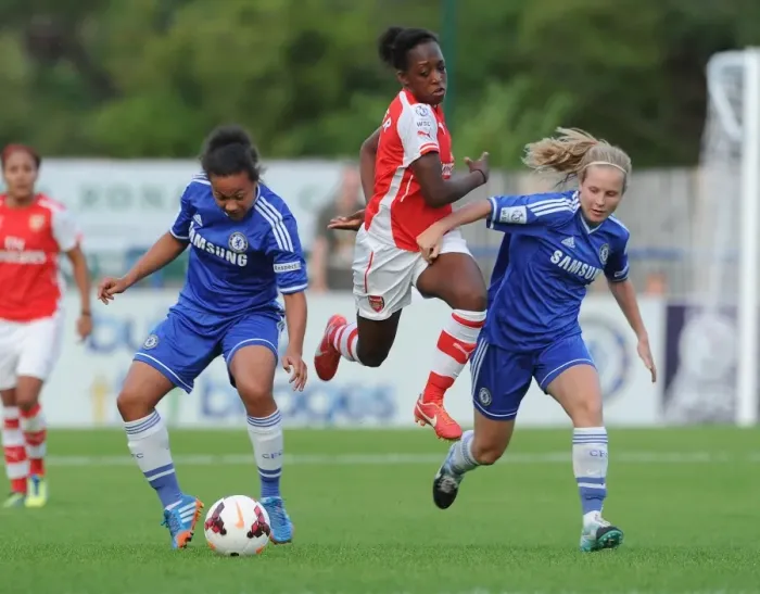 Framed Print : Danielle Carter Breaks Past Defenders Drew Spence and Anne Meiwald in Chelsea vs. Arsenal WSL Clash