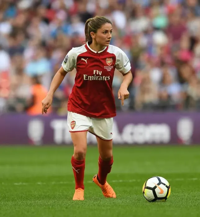 Framed Print : Danielle van Donk in Action at the 2018 FA Cup Final: Arsenal Women vs. Chelsea Ladies