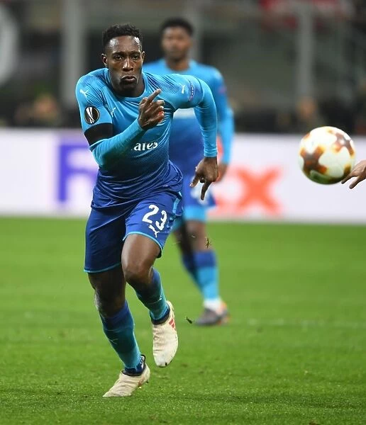 Danny Welbeck in Action: Arsenal vs. AC Milan, UEFA Europa League Round of 16 (First Leg)