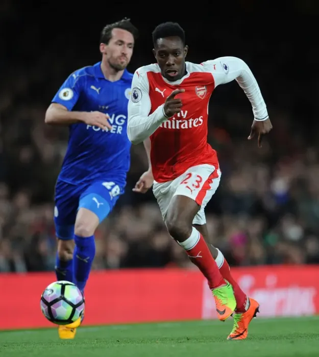 Framed Print : Danny Welbeck in Action: Arsenal vs Leicester City, Premier League 2016-17