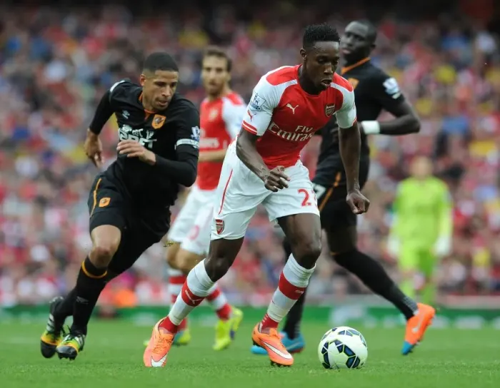 Framed Print : Danny Welbeck (Arsenal) Curtis Davies (Hull). Arsenal 2: 2 Hull City. Barclays Premier League Framed Print : Danny Welbeck (Arsenal) Curtis Davies (Hull). Arsenal 2: 2 Hull City. Barclays Premier League