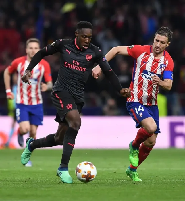 Framed Print : Danny Welbeck (Arsenal) Gabi (Atletico). Atletico Madrid 1: 0 Arsenal