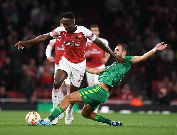 Danny Welbeck Outmaneuvers Vyacheslav Sharpar in Arsenal's Europa League Clash