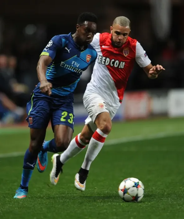Framed Print : Danny Welbeck Outsmarts Kurzawa: Thrilling Moment from Arsenal's 2015 Champions League Victory over Monaco