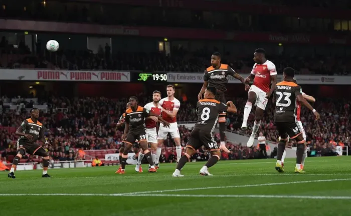Framed Print : Danny Welbeck Scores for Arsenal Against Brentford in Carabao Cup