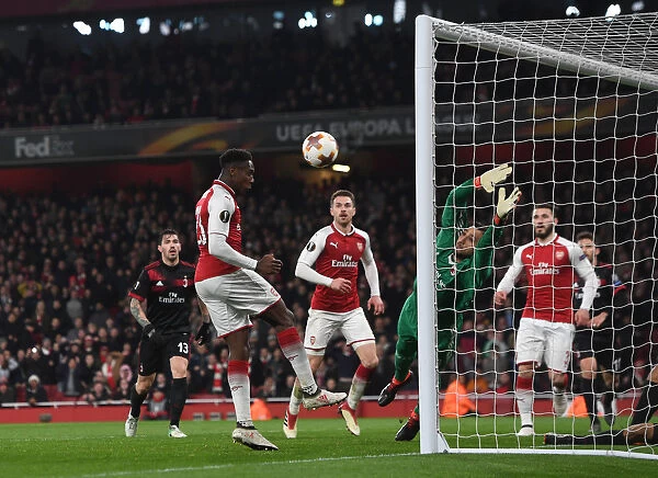 Danny Welbeck Scores Double as Arsenal Advance Past AC Milan in Europa League