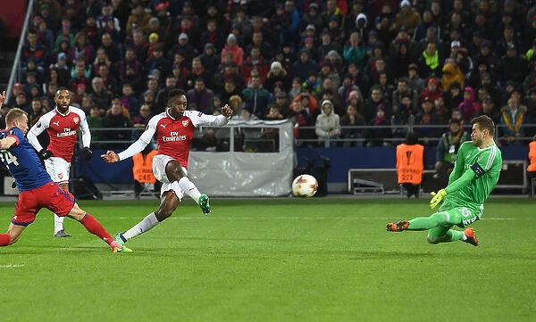 Danny Welbeck Scores Past Igor Akinfeev: Arsenal's Europa League Victory Over CSKA Moscow