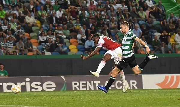 Danny Welbeck Scores the Winner: Arsenal Triumphs Over Sporting CP in Europa League