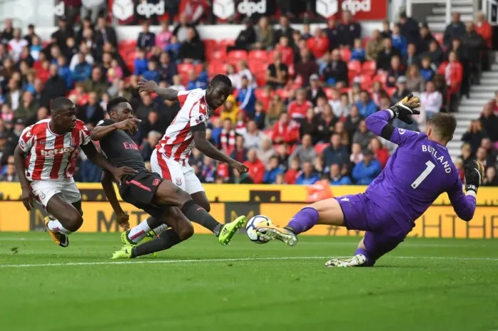 Framed Print : Danny Welbeck vs Jack Butland: Thrilling Save at Stoke City vs Arsenal (Premier League 2017-18)
