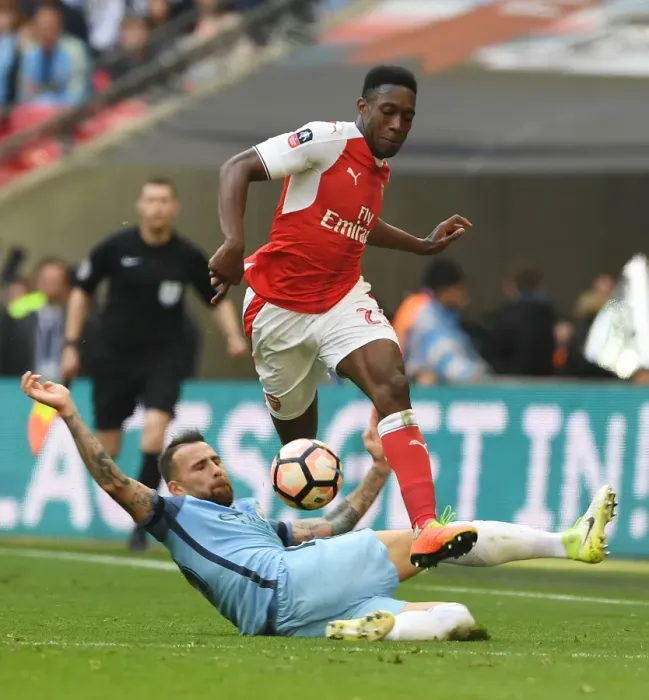 Framed Print : Danny Welbeck vs. Nicolas Otamendi: Clash at the FA Cup Semi-Finals