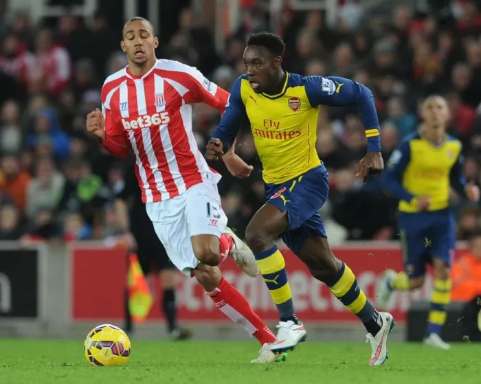 Framed Print : Danny Welbeck vs. Steven Nzonzi: Intense Battle in Stoke City vs. Arsenal (Premier League 2014-15) Framed Print : Danny Welbeck vs. Steven Nzonzi: Intense Battle in Stoke City vs. Arsenal (Premier League 2014-15)