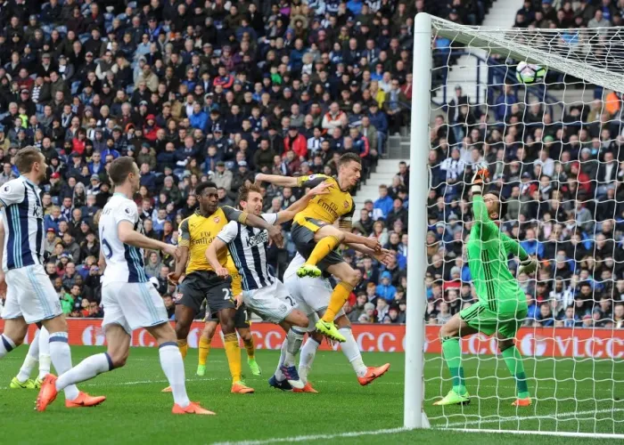 Framed Print : Danny Welbeck's Header Hits the Crossbar: West Bromwich Albion vs. Arsenal, Premier League (2016-17) Framed Print : Danny Welbeck's Header Hits the Crossbar: West Bromwich Albion vs. Arsenal, Premier League (2016-17)