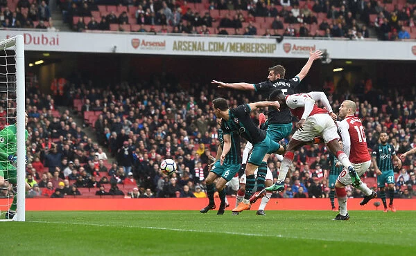 Danny Welbeck's Thrilling Header: Arsenal's Game-Changing Goal vs. Southampton (2017-18)