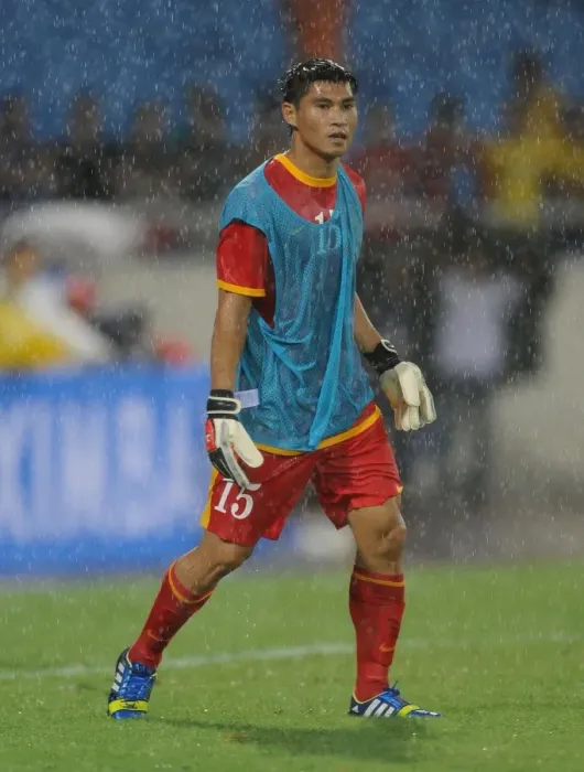 Framed Print : Dao Van Phong Steps Up: Vietnam's Unlikely Goalkeeper Against Arsenal Framed Print : Dao Van Phong Steps Up: Vietnam's Unlikely Goalkeeper Against Arsenal