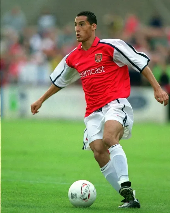 Framed Print : David Grondin Scores in Arsenal's Pre-Season Victory Over Borehamwood FC (2001): 0-2 in Favor of the Gunners
