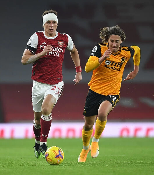 David Luiz vs. Fabio Silva: A Battle at Empty Emirates - Arsenal vs. Wolverhampton Wanderers (Premier League 2020-21)