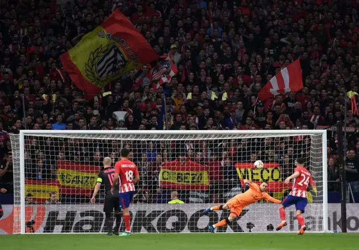 Framed Print : David Ospina (Arsenal). Atletico Madrid 1: 0 Arsenal. Europe League Semi Final, 2nd Leg Framed Print : David Ospina (Arsenal). Atletico Madrid 1: 0 Arsenal. Europe League Semi Final, 2nd Leg