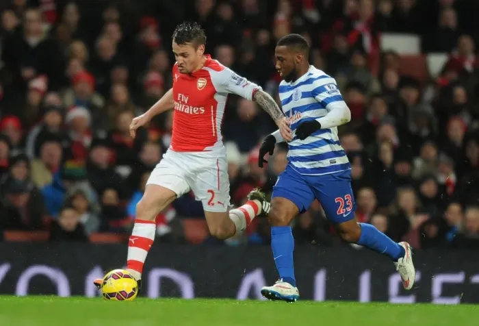 Framed Print : Debuchy Outmaneuvers Hoilett: Arsenal vs. Queens Park Rangers, Premier League (December 2014) Framed Print : Debuchy Outmaneuvers Hoilett: Arsenal vs. Queens Park Rangers, Premier League (December 2014)