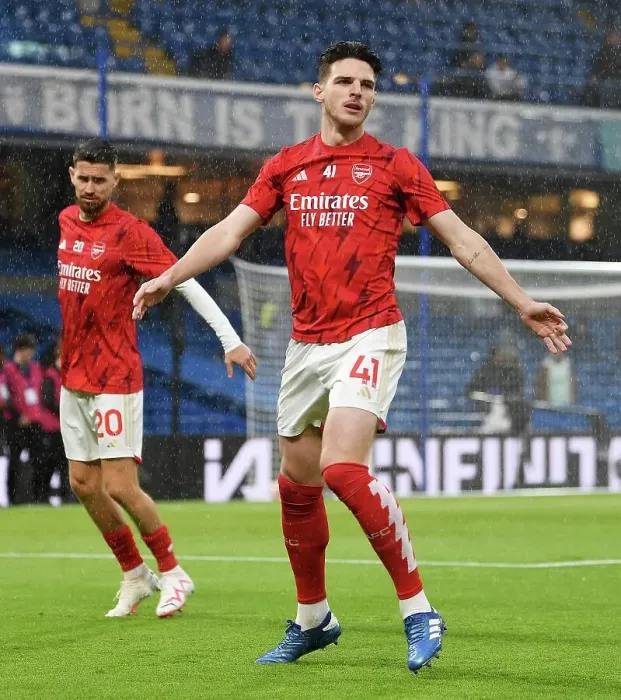 Framed Print : Declan Rice Gears Up: Arsenal vs. Chelsea Midfield Showdown in Premier League 2023-24 Framed Print : Declan Rice Gears Up: Arsenal vs. Chelsea Midfield Showdown in Premier League 2023-24