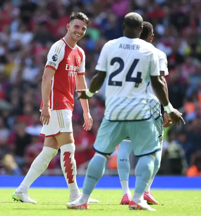 Framed Print : Declan Rice's Emotional Moment: Arsenal's Premier League Opener vs. Nottingham Forest, 2023-24 Framed Print : Declan Rice's Emotional Moment: Arsenal's Premier League Opener vs. Nottingham Forest, 2023-24