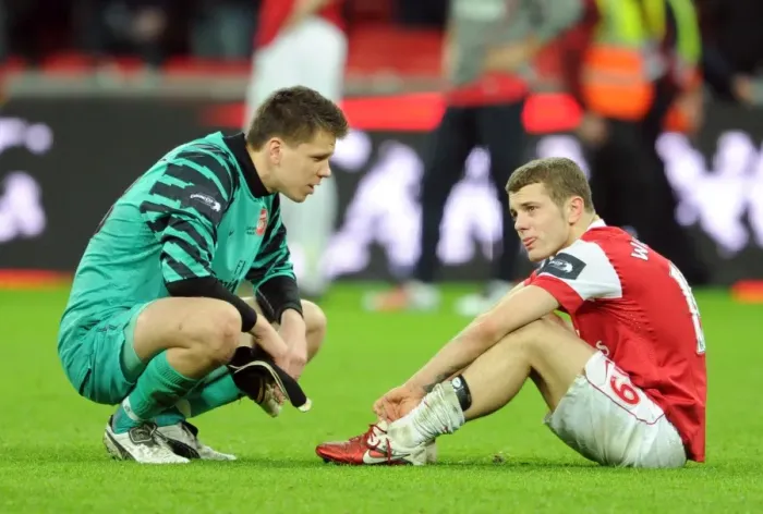 Framed Print : Dejected Duo: Szczesny and Wilshere After Arsenal's Carling Cup Final Defeat Framed Print : Dejected Duo: Szczesny and Wilshere After Arsenal's Carling Cup Final Defeat