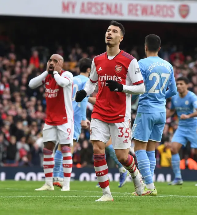 Framed Print : Dejected Martinelli Misses Opportunity: Arsenal vs Manchester City, Premier League 2021-22