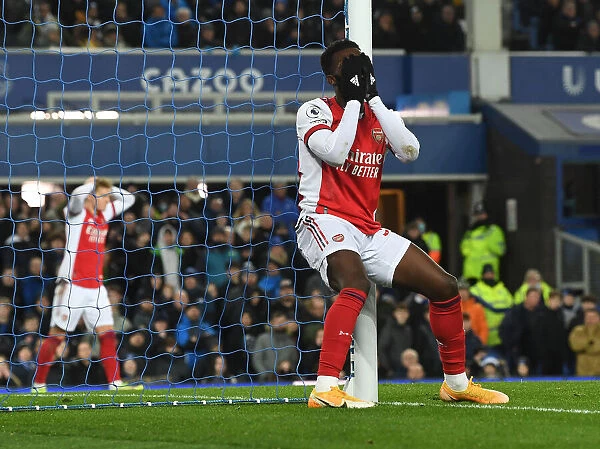Dejected Nketiah Misses Goalscoring Chance: Everton vs Arsenal, Premier League 2020-21