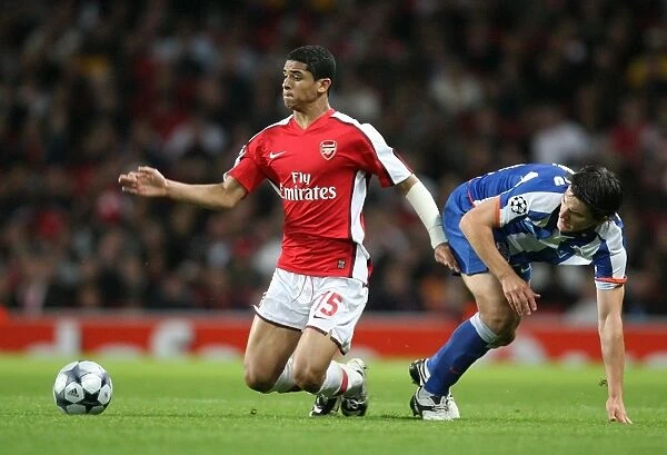 Denilson (Arsenal) Cristian Sapunaru (Porto)