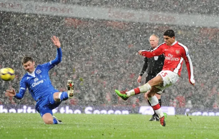 Framed Print : Denilson (Arsenal) Diniyar Bilyaletdinov (Everton). Arsenal 2: 2 Everton