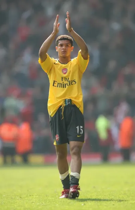 Framed Print : Denilson Bids Farewell: A Bittersweet Moment Amidst Liverpool's 4-1 Victory over Arsenal, 2007