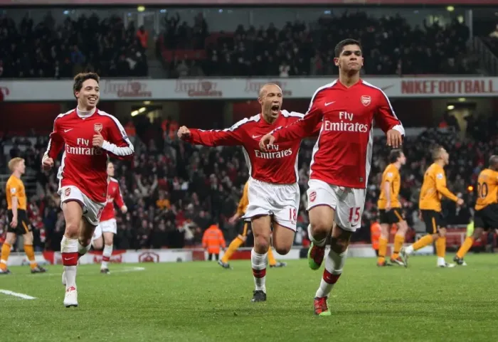 Framed Print : Denilson celebrates scoring Arsenals 1st goal with Mikael Silvestre and Samir Nasri