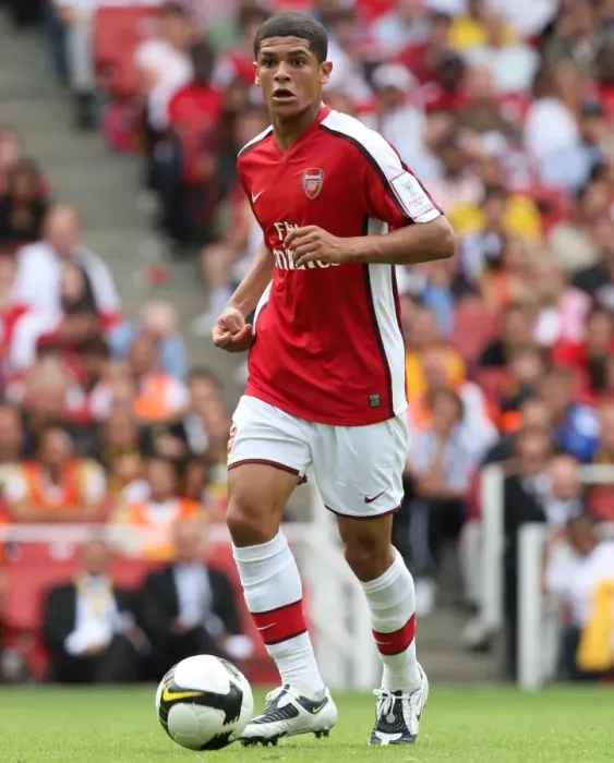 Framed Print : Denilson's Defensive Blunder: Arsenal's Loss to Juventus in Emirates Cup, 2008