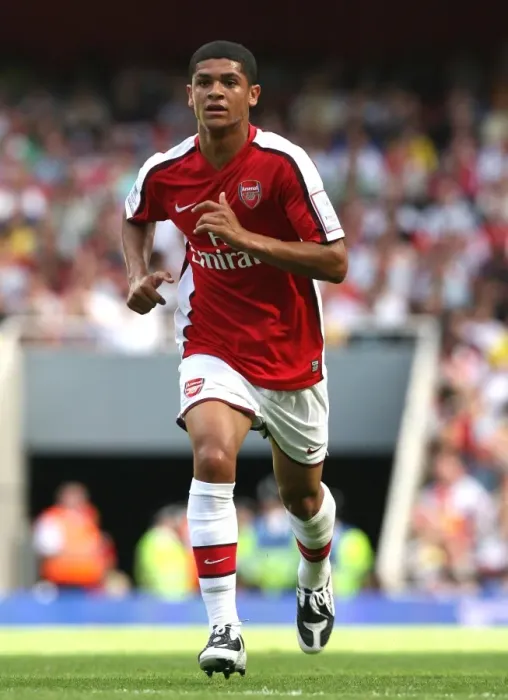 Framed Print : Denilson's Disappointment: Arsenal 0-1 Juventus, Emirates Cup, 2008 Framed Print : Denilson's Disappointment: Arsenal 0-1 Juventus, Emirates Cup, 2008